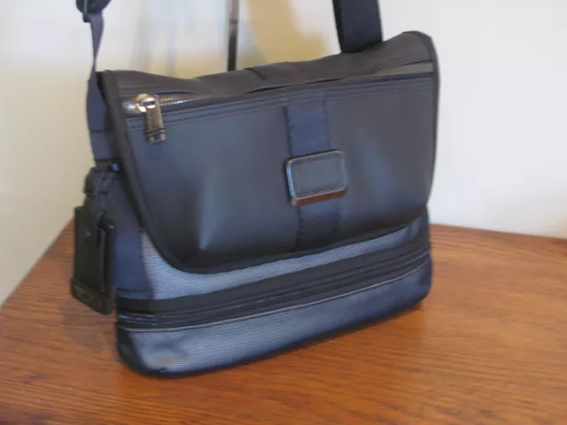 Tumi TRAVIS Black Grey REFLECTIVE  Crossbody Messenger Tablet Bag Alpha Bravo
