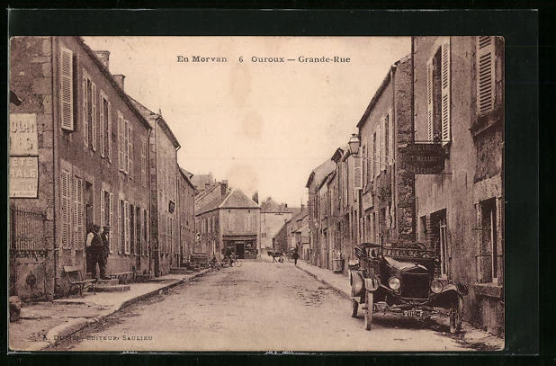 CPA Ouroux, En Morvan, Grande-Rue, vue de la rue 1924