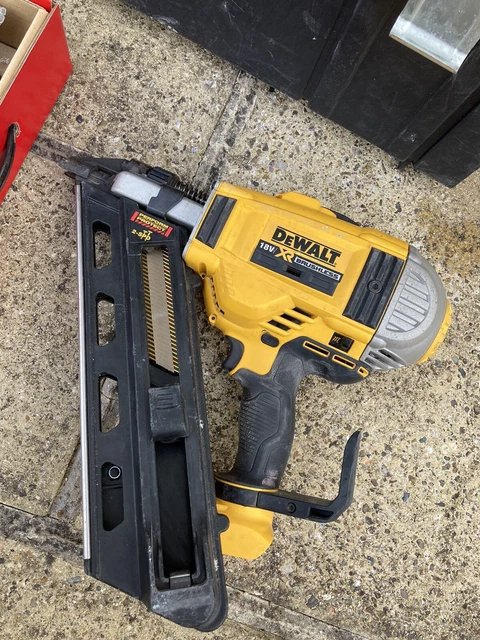 Image of HiKOKI NR65AK2 amazon website
