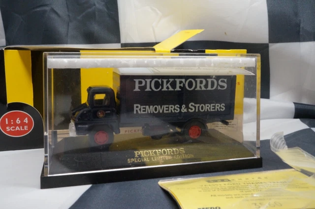 Auctions | Vanguards, a boxed group of 1:64 scale diecast commercial vehicles to include a Bedford S Type Van Green Shield Stamps (VA2000), a Ford