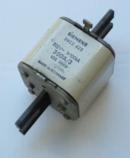 Siemens 3NC2428 fusible 300A/3 500V 100kA