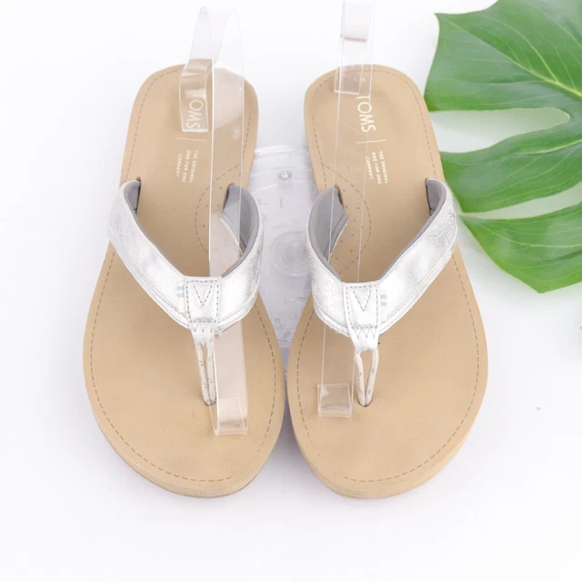 TOMS Women's Gabi Sandal Size 9 Slide White Silver Thong Slide Flip Flop Beach