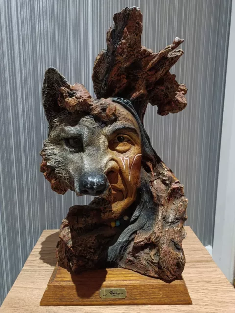 Große schwere Harz-Stil halb Mann halb Wolf indianische Skulptur.