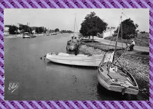 Postcard - BOYARDVILLE - Le Port (cpa format)