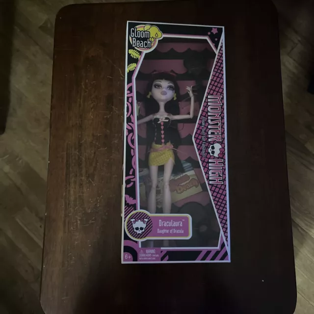 Draculaura (Gloom Beach) Monster high doll