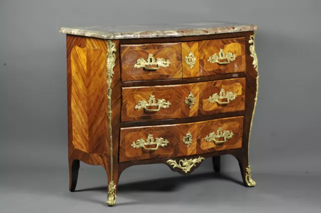 Commode Louis XV Estampillée Gosselin