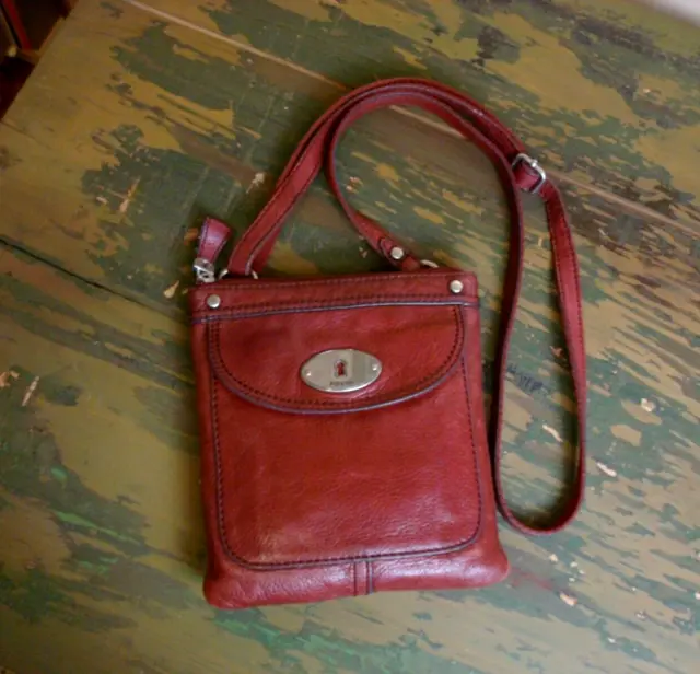 FOSSIL MADDOX Red Distressed Look Leather Crossbody Shoulder Bag SL3129