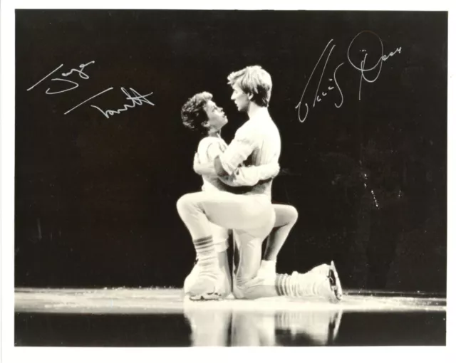 JAYNE TORVILL & CHRISTOPHER DEAN - Signed 10x8 Photograph - SPORT - SKATING