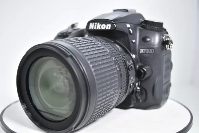 Nikon D7000 16.2MP Digital SLR Camera  Lens kit  18-105 w / charger [Exc+++]