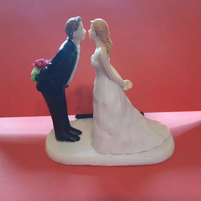 Brautpaar Figuren Tortenfigur Hochzeitspaar Tortenaufsatz Tischdeko 13 cm Kuss