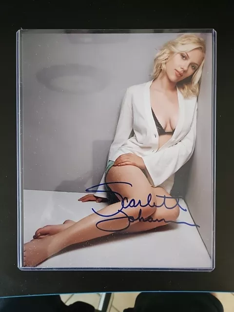 Scarlett Johansson / Black Widow Sexy Hot Eyes Signed  8x10 Photo Dual COAs 💯🔥