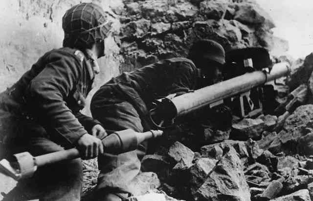 WW2 Photo WWII German Soldiers Firing Panzerschreck  World War Two / 2527