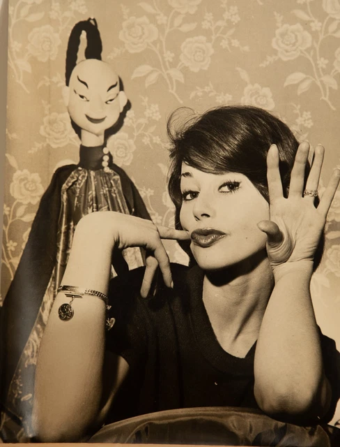 Tirage Argentique Vintage - Actrice Inconnue - Photo D'époque 30,5x42 Cm - 1970