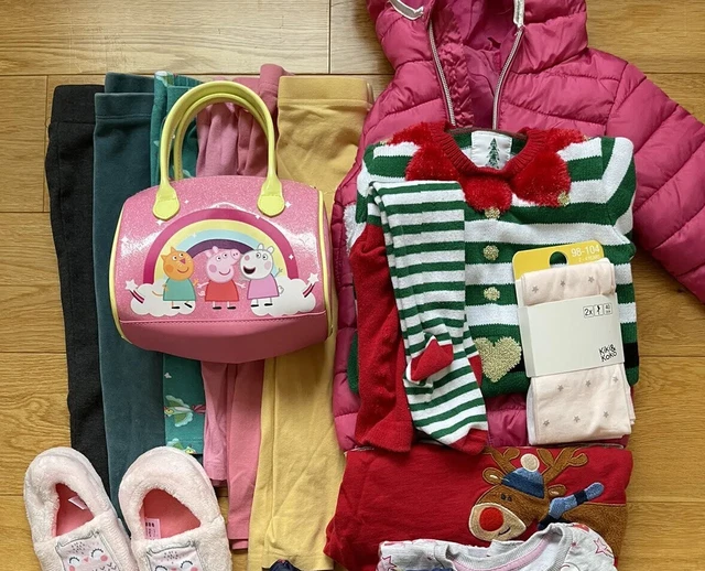 Pacchetto vestiti per ragazze 3-4 anni (abito natalizio, maiale peppa, cappotto e altro)