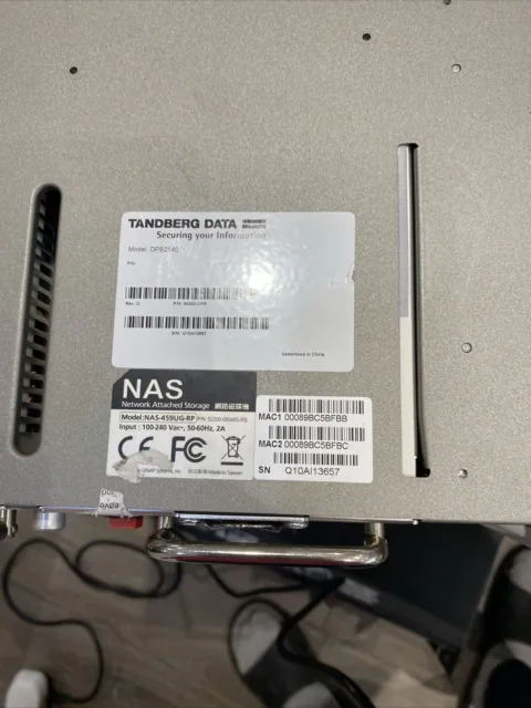 TANDBERG DATA DPS 2000 NAS-459UG-RP ( No Hdd) 2