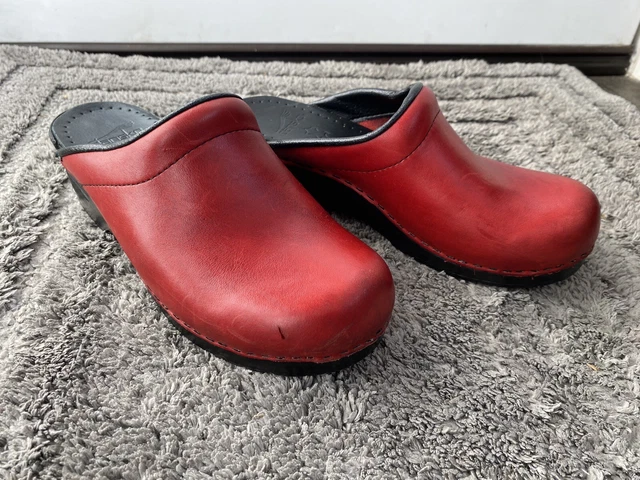 Dansko Sonja Red Leather Slip On Clogs Womens 38 US 7 Professional Shoes