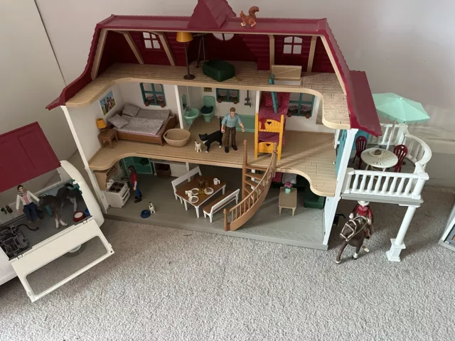 SCHLEICH Horse Club. Lakeside House and stables Plus Many other Sets!