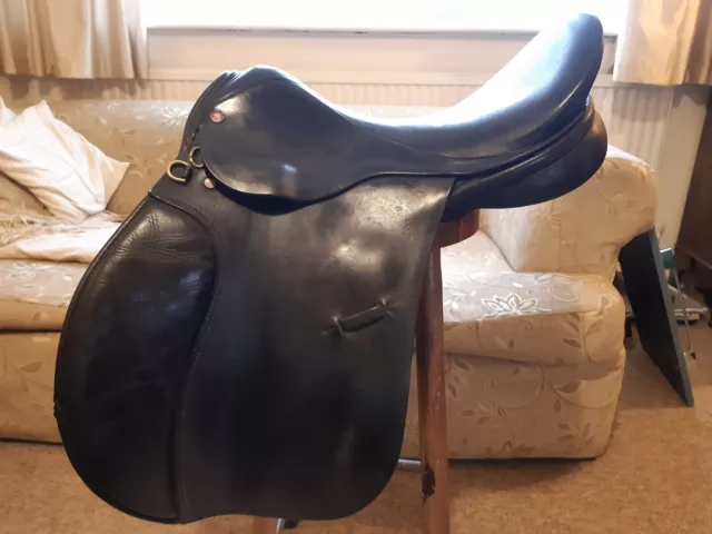 Lovatt & Ricketts GP Saddle 18" Black MW