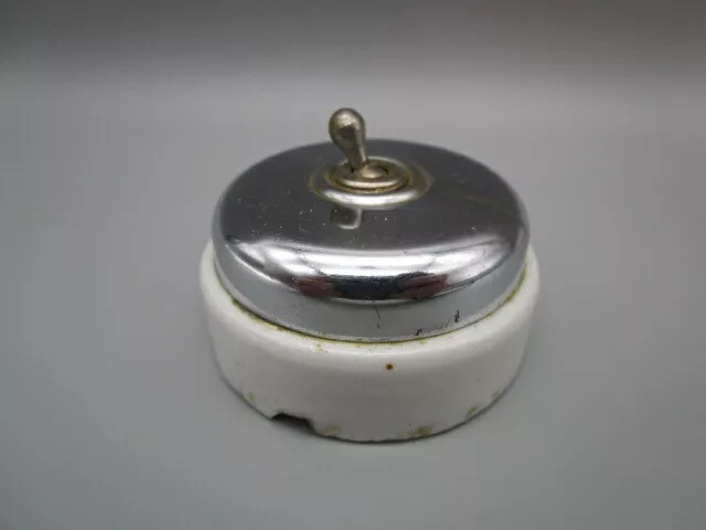 Interrupteur ancien en porcelaine et métal chromé