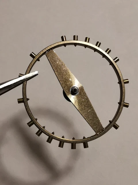 PIECES MOUVEMENT HORLOGERIE - ETA 1080 - 10 1/2'- ROUE DE COURONNE