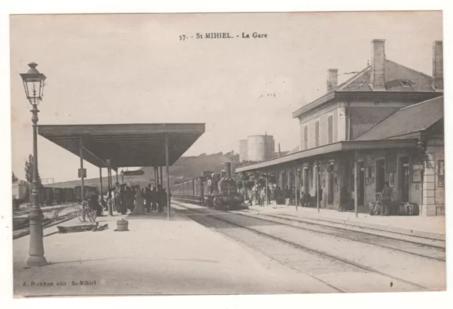 CPA 55 - SAINT-MIHIEL : LA GARE AVEC TRAIN (MEUSE) Dos vert