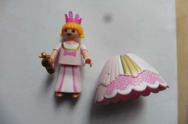 Figurine Playmobil Princesse Fille du couple princier robe rose sceptre couronne