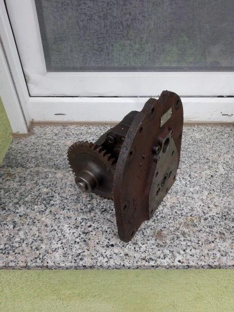 Multicar M24 M25 Pumpenventil / Druckventil Einspritzpumpe
