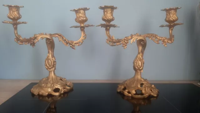 Paire De Chandeliers Bougeoirs De Style Rocaille Louis Xv En Bronze Dore Xix°