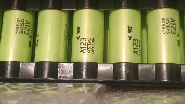 HITACHI 6.0Ah 18V 蓄電池 
バッテリー Rechargeable Batteries, Multipurpose Batteries & Power, Consumer