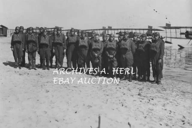 Curtiss N-9 seaplanes with military pilots in 1918 at North Island photo