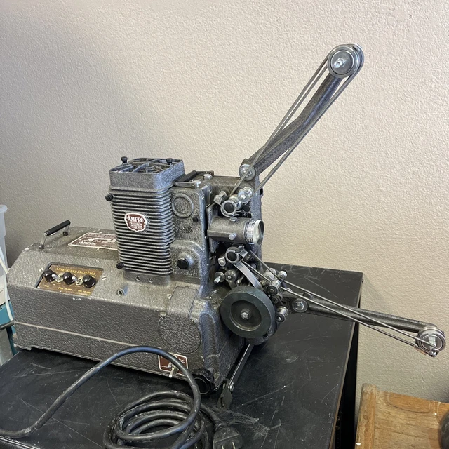 A Simplex Ampro Educational Sound 16mm Cine Film Projector & Speaker Case
