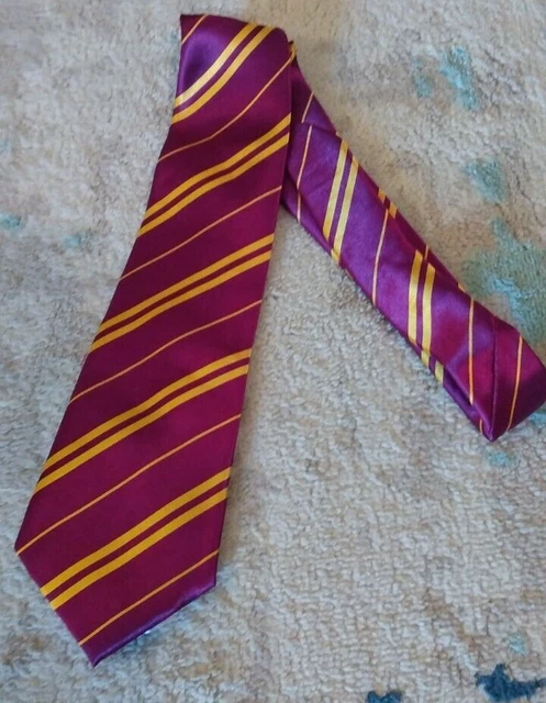 Rubie's Harry Potter Gryffindor-Kostüm Für Jungen – Inkl. Robe, Schal, Krawatte, Brille & Zauberstab (Einheitsgröße)