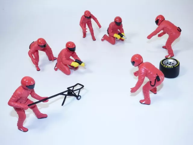 Set de 7 FIGURINES F1 PIT CREW - PIT STOP rouge - FERRARI 1/18