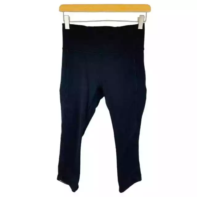Lululemon Cropped Leggings-Black-Mesh Panels on Legs-Zippered Pockets-Size  6