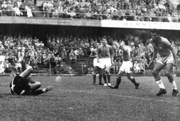 BRAZIL VS FRANCE During World Cup Semi Final 1958 Old Photo EUR 6 67 BRAZIL VS FRANCE During World Cup Semi Final 1958 Old Photo EUR 6 67