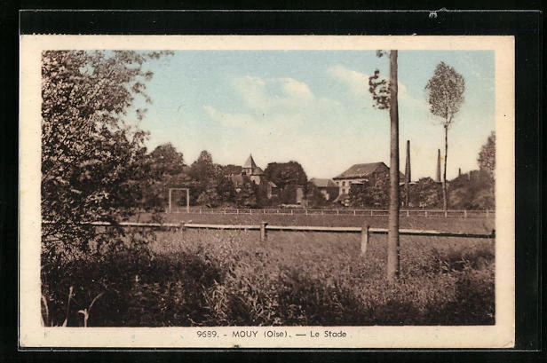 CPA Mouy, Le Stade, Church 1952