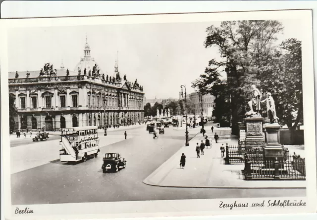 Historische Fotos aus einem Berliner Archiv  - Zeughaus und Schloßbrücke