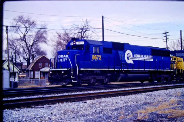 Kodachrome Original Slide Conrail Diesel Engine #8672- Item CC#2103