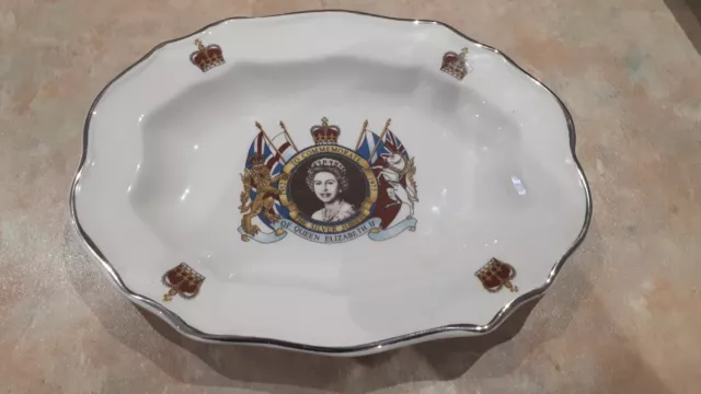 Queen Elizabeth II 1952 - 1977 To Commemorate The Silver Jubilee plate/dish ##