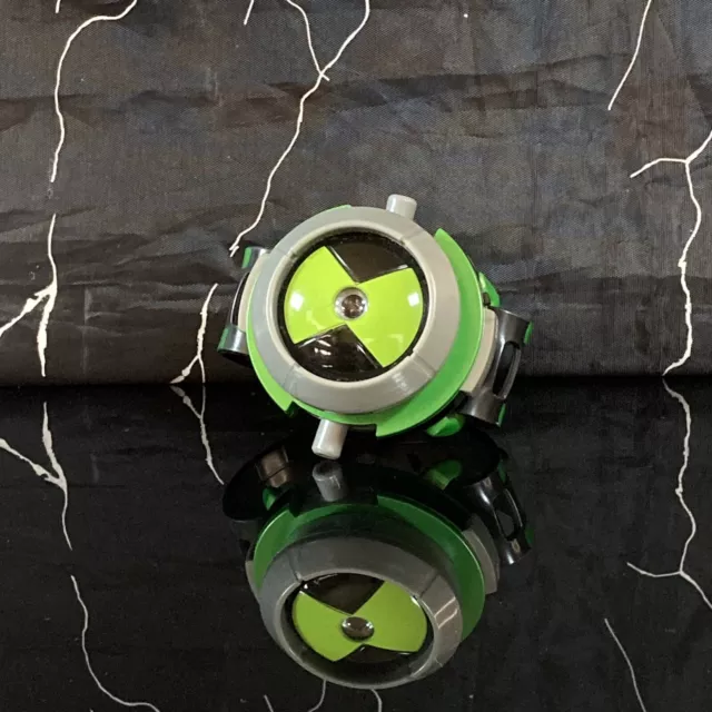 Ben 10 Ultimate Omnitrix FX Watch Bandai 2008 w/ 3 Crystals Aliens Light  Sounds