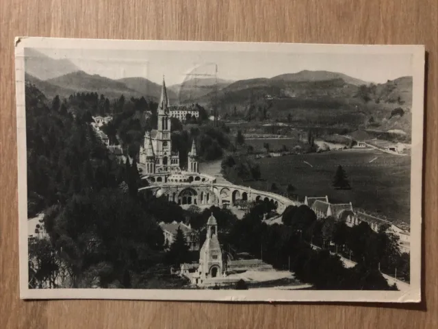 Lourdes - La Basilique et le Monument….• Ansichtskarte