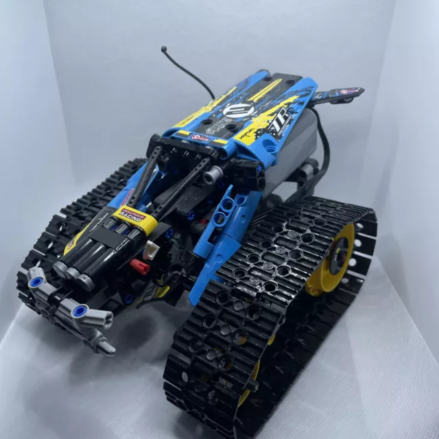 LEGO Technic Stunt Racer (42095) - Si prega di leggere la descrizione completa - NON COMPLETO