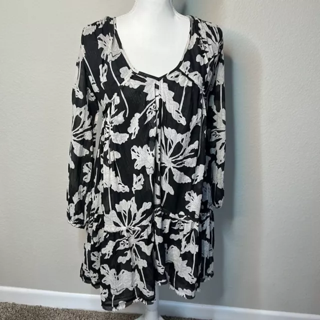 Revolve ba&sh Isia Dress in Noir size 1 / loose black and white floral metallic
