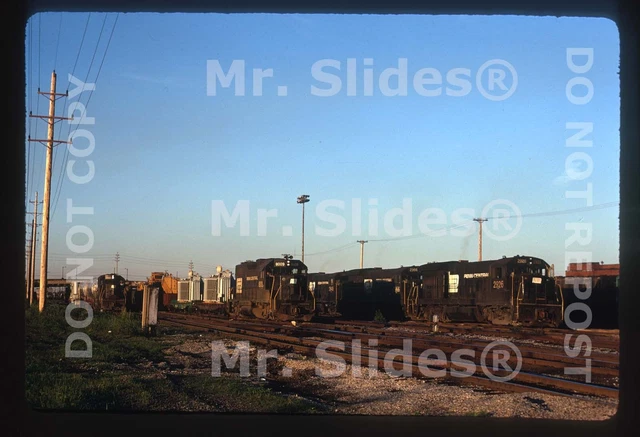Original Slide PC Penn Central GP40 3016/GP38-2 8009/U33B 2926 Line Up In 1974