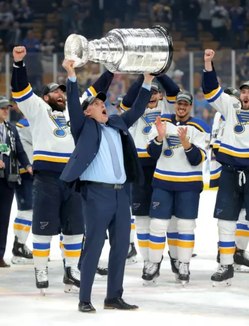 Craig Berube St.Louis Blues 2019 STANLEY CUP UNSIGNED 8x10 Photo
