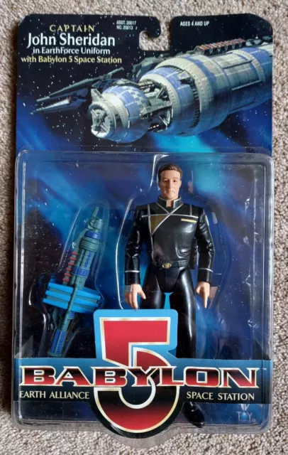 Babylon 5 Captain John Sheridan figure  Earthforce Uniform & space station Model