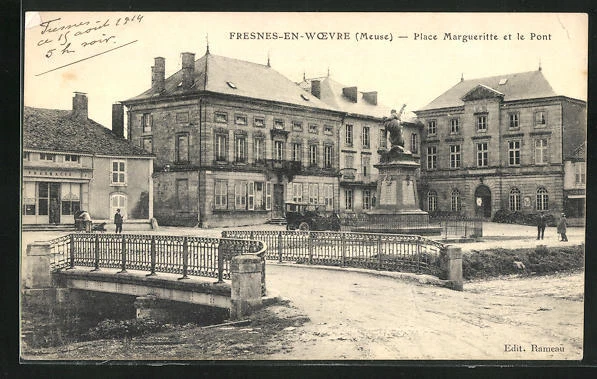 CPA Fresnes-en-Woevre, Place Margueritte et le Pont 1914