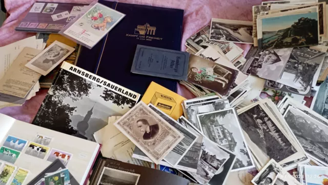 Konvolut über 300 alte Ansichtskarten,Fotos,Briefmarken und Diverses