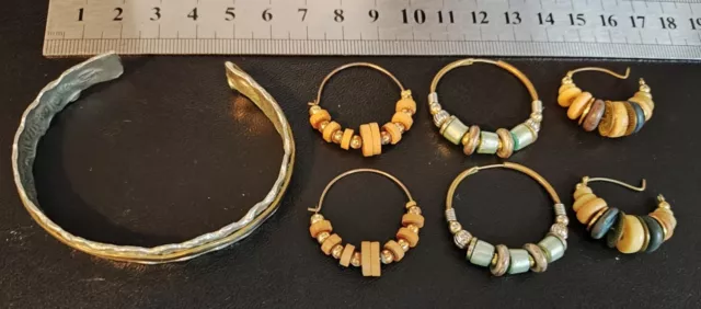 Lot Boucles D'oreilles Et Bracelet