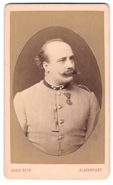 Fotografie Alois Beer, Klagenfurt, Portrait österreichischer K. K. Soldat in Un